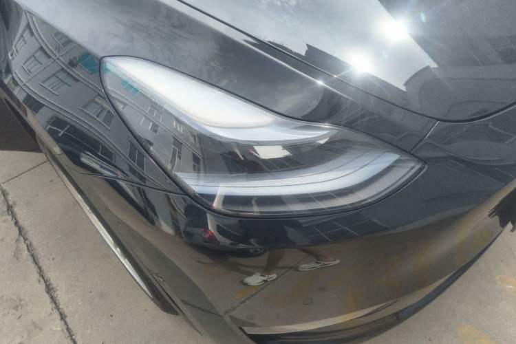 Used Tesla Model Y 2023 Long-Range All-Wheel-Drive Version Right Front Headlight