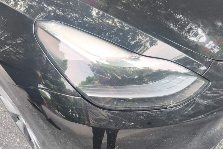 Used Tesla Model Y 2023 Long-Range All-Wheel-Drive Version Right Front Headlight