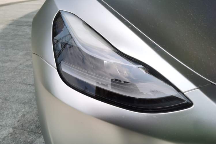 Used Tesla Model Y 2023 High-Performance All-Wheel-Drive Version Right Front Headlight