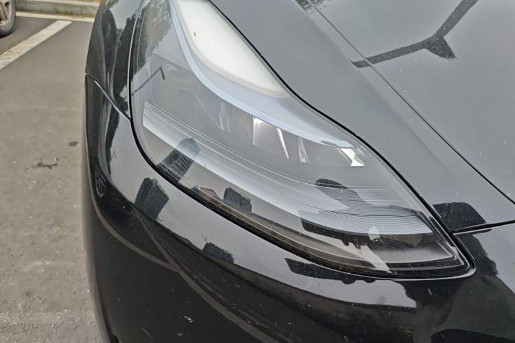 Used Tesla Model Y 2023 Long-Range All-Wheel-Drive Version Right Front Headlight