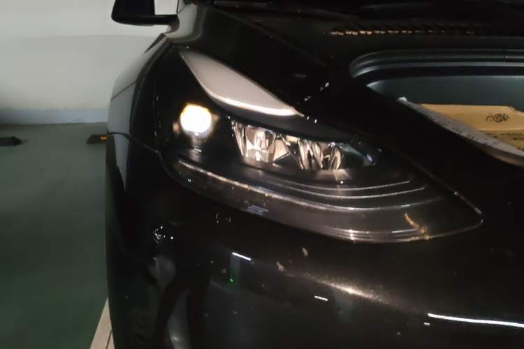 Used Tesla Model Y 2023 Rear-Wheel-Drive Version Right Front Headlight