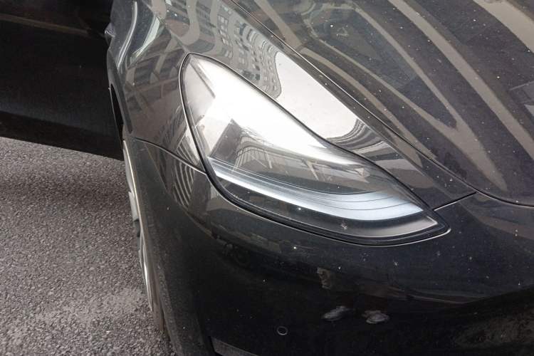 Used Tesla Model Y 2023 Long-Range All-Wheel-Drive Version Right Front Headlight