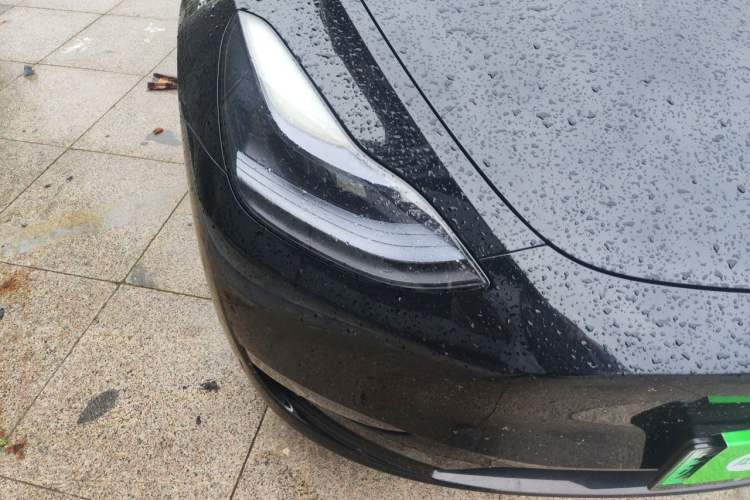Used Tesla Model Y 2023 Long-Range All-Wheel-Drive Version Right Front Headlight