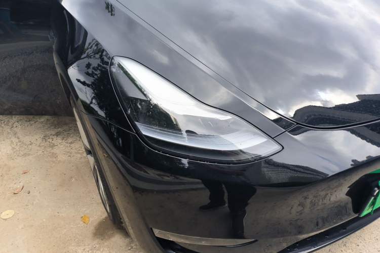 Used Tesla Model Y 2023 Long-Range All-Wheel-Drive Version Right Front Headlight