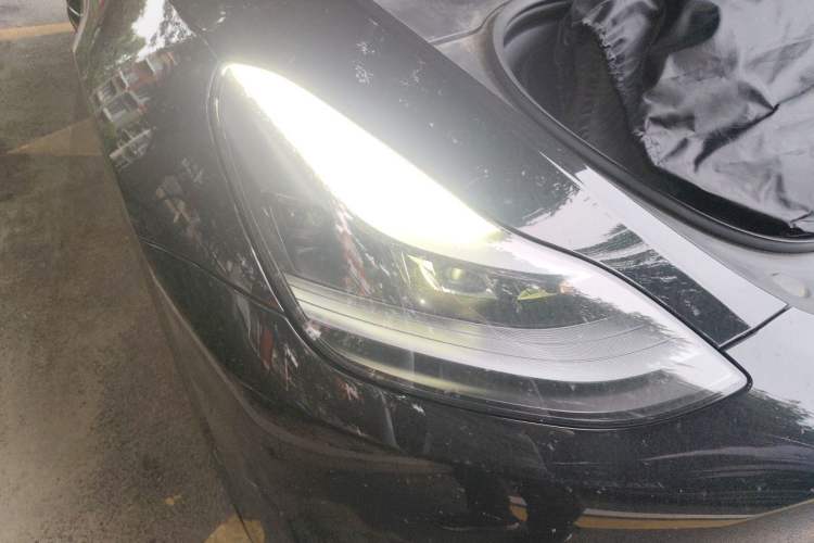 Used Tesla Model Y 2023 Long-Range All-Wheel-Drive Version Right Front Headlight