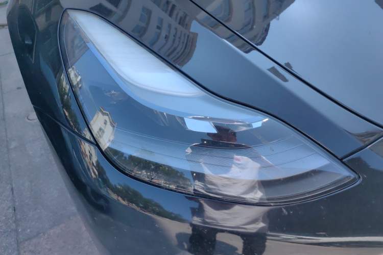 Used Tesla Model Y 2023 Long-Range All-Wheel-Drive Version Right Front Headlight
