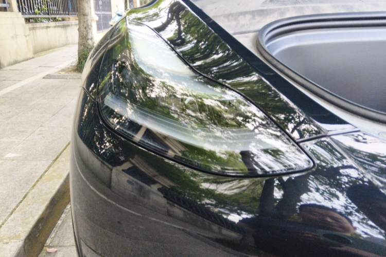 Used Tesla Model Y 2023 Long-Range All-Wheel-Drive Version Right Front Headlight