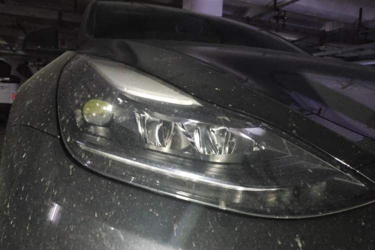 Used Tesla Model Y 2023 Long-Range All-Wheel-Drive Version Right Front Headlight