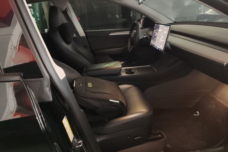 Used Tesla Model Y 2023 Rear-Wheel-Drive Version Right Front Seat