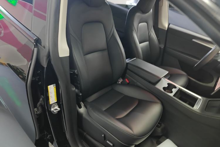 Used Tesla Model Y 2023 Rear-Wheel-Drive Version Right Front Seat