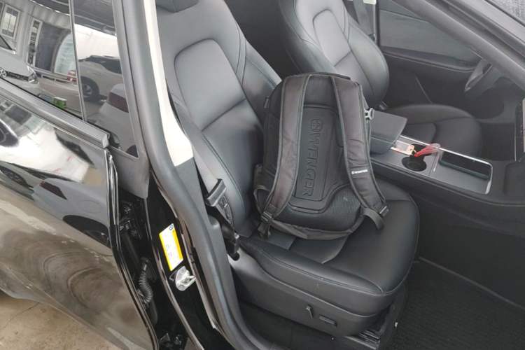 Used Tesla Model Y 2023 Rear-Wheel-Drive Version Right Front Seat