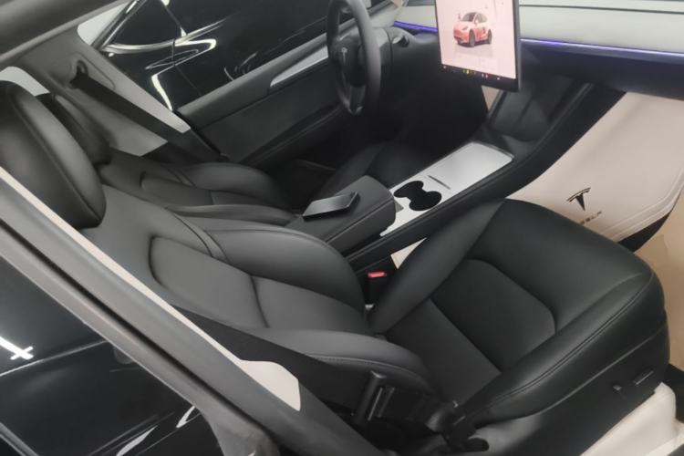 Used Tesla Model Y 2023 Rear-Wheel-Drive Version Right Front Seat