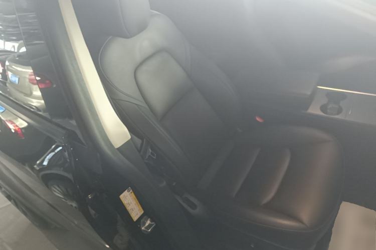 Used Tesla Model Y 2023 Rear-Wheel-Drive Version Right Front Seat