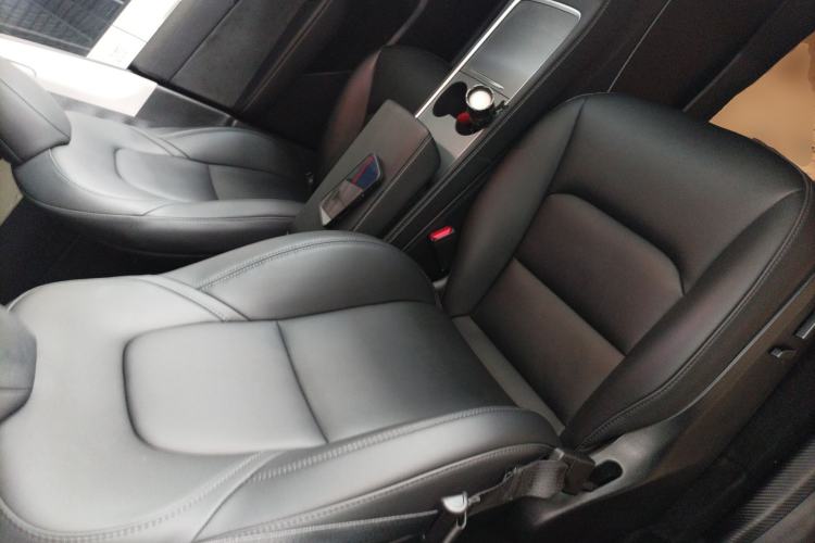 Used Tesla Model Y 2023 Rear-Wheel-Drive Version Right Front Seat