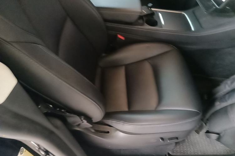 Used Tesla Model Y 2023 Long-Range All-Wheel-Drive Version Right Front Seat