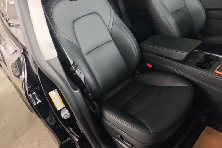 Used Tesla Model Y 2023 Rear-Wheel-Drive Version Right Front Seat