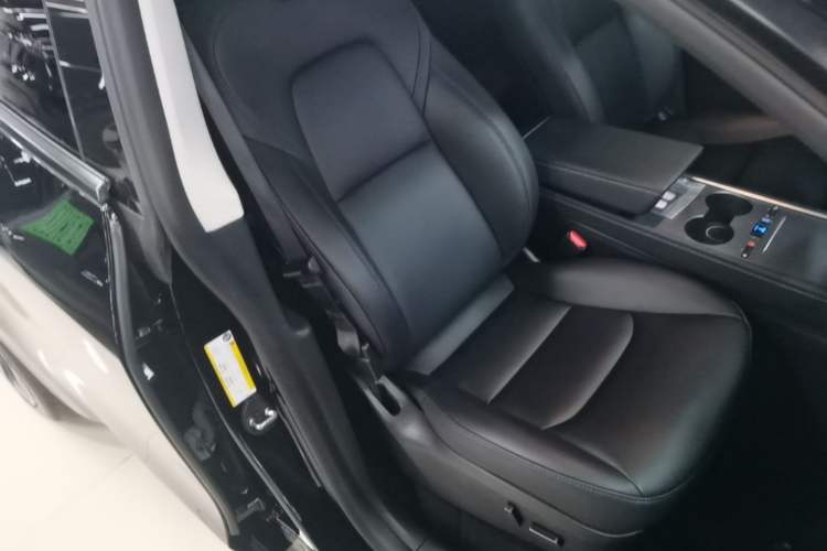 Used Tesla Model Y 2023 Rear-Wheel-Drive Version Right Front Seat