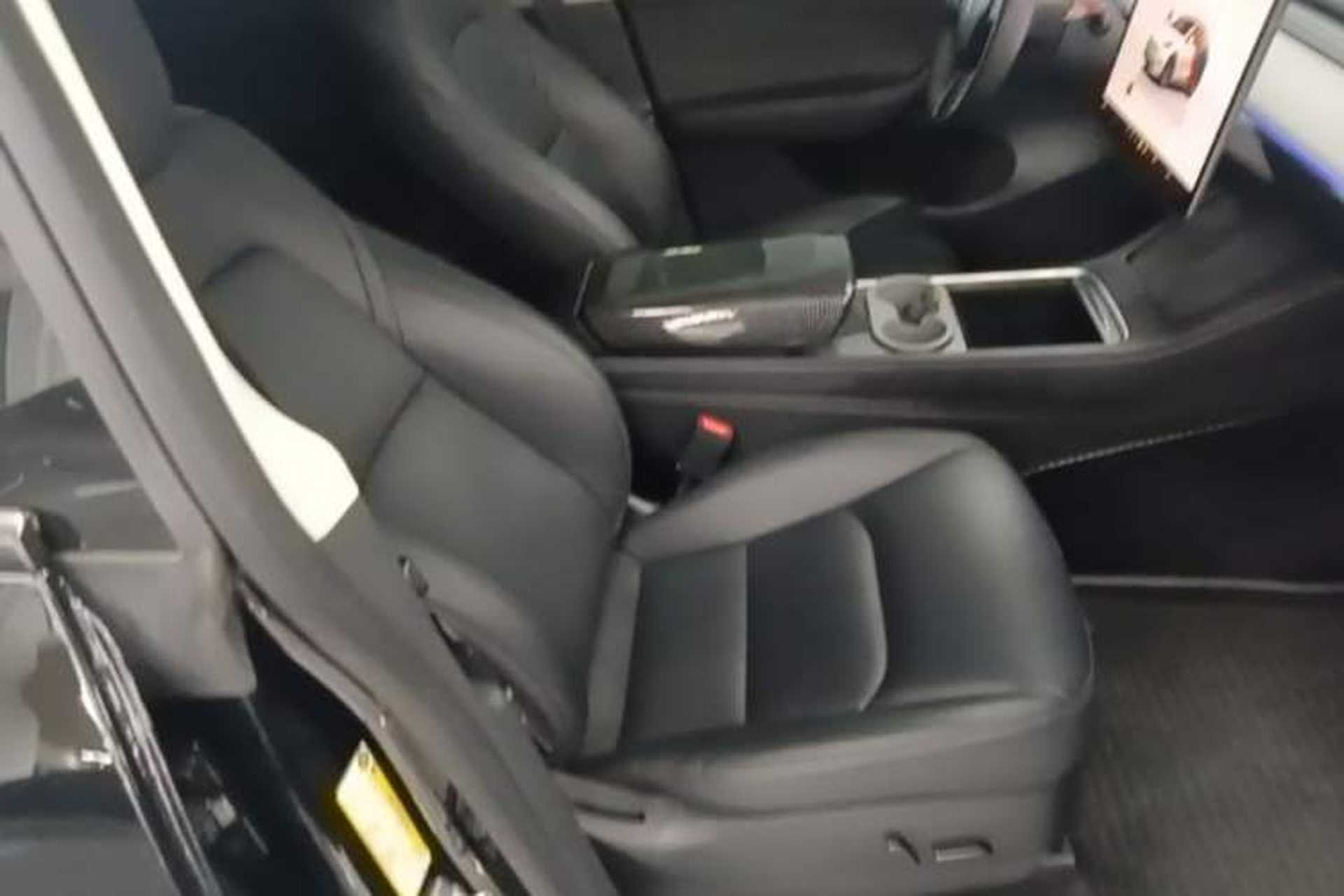 Used Tesla Model Y 2023 Long-Range All-Wheel-Drive Version Right Front Seat