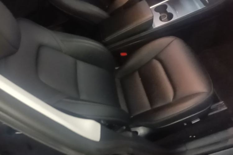 Used Tesla Model Y 2023 Rear-Wheel-Drive Version Right Front Seat