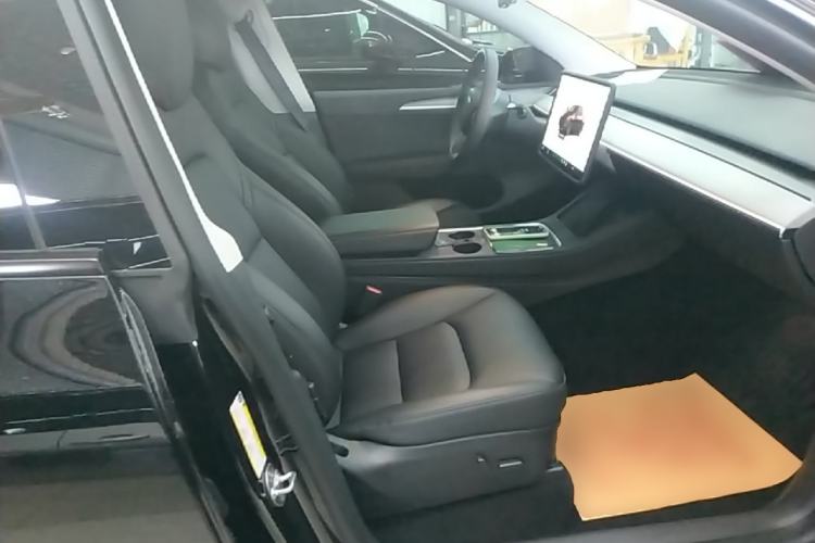Used Tesla Model Y 2023 Rear-Wheel-Drive Version Right Front Seat