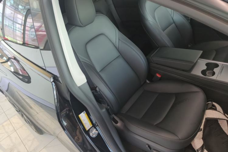 Used Tesla Model Y 2023 Rear-Wheel-Drive Version Right Front Seat