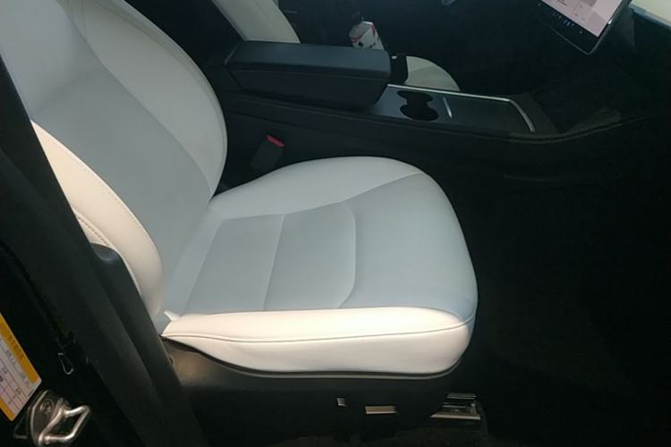 Used Tesla Model Y 2023 Rear-Wheel-Drive Version Right Front Seat