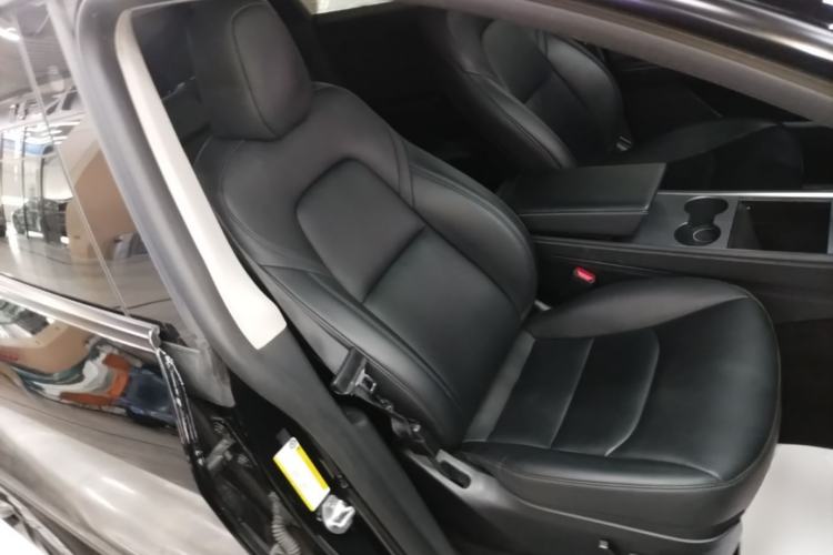 Used Tesla Model Y 2023 Rear-Wheel-Drive Version Right Front Seat