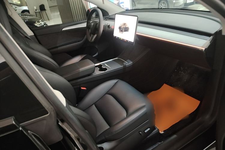 Used Tesla Model Y 2023 Rear-Wheel-Drive Version Right Front Seat