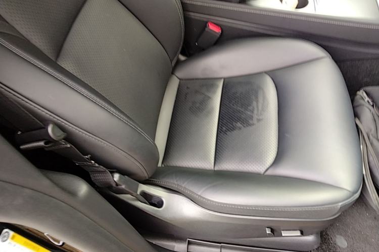 Used Tesla Model Y 2023 Long-Range All-Wheel-Drive Version Right Front Seat