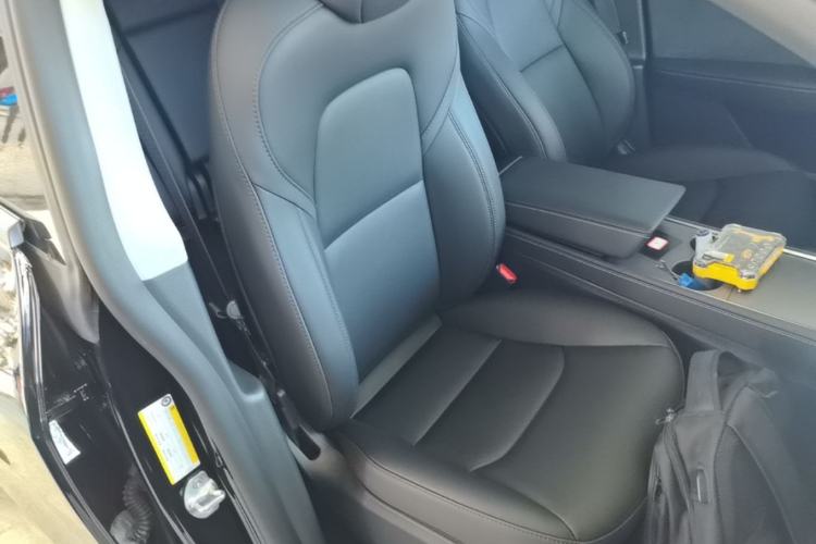 Used Tesla Model Y 2023 Rear-Wheel-Drive Version Right Front Seat