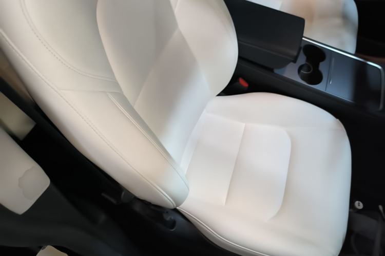 Used Tesla Model Y 2023 Rear-Wheel-Drive Version Right Front Seat