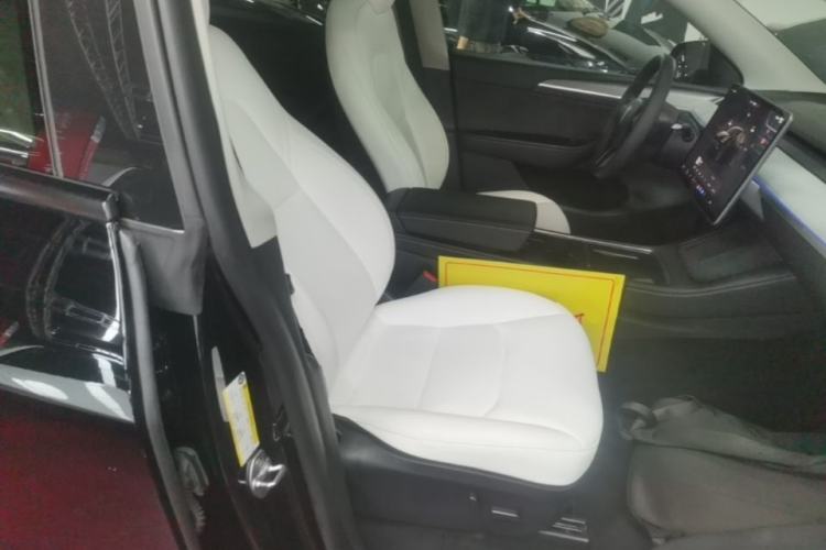 Used Tesla Model Y 2023 Rear-Wheel-Drive Version Right Front Seat