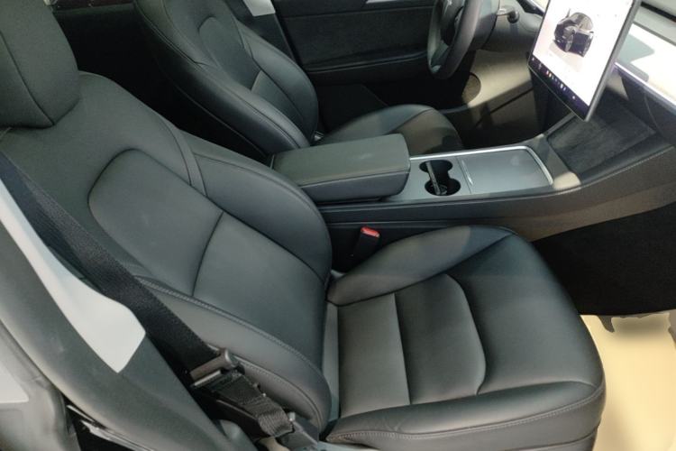Used Tesla Model Y 2023 Rear-Wheel-Drive Version Right Front Seat