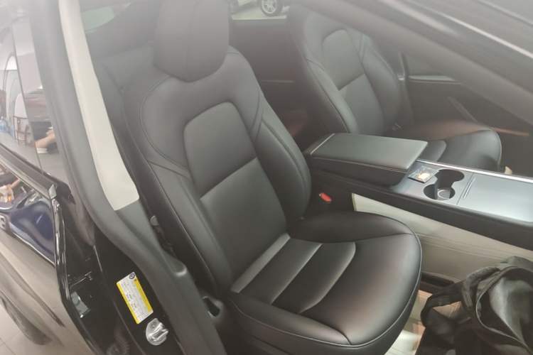 Used Tesla Model Y 2023 Rear-Wheel-Drive Version Right Front Seat