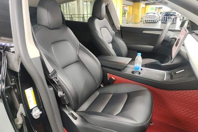 Used Tesla Model Y 2023 Long-Range All-Wheel-Drive Version Right Front Seat