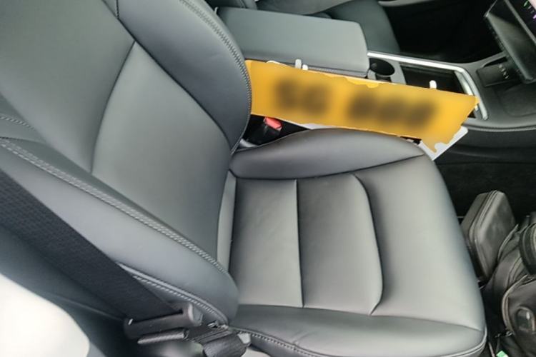 Used Tesla Model Y 2023 Long-Range All-Wheel-Drive Version Right Front Seat