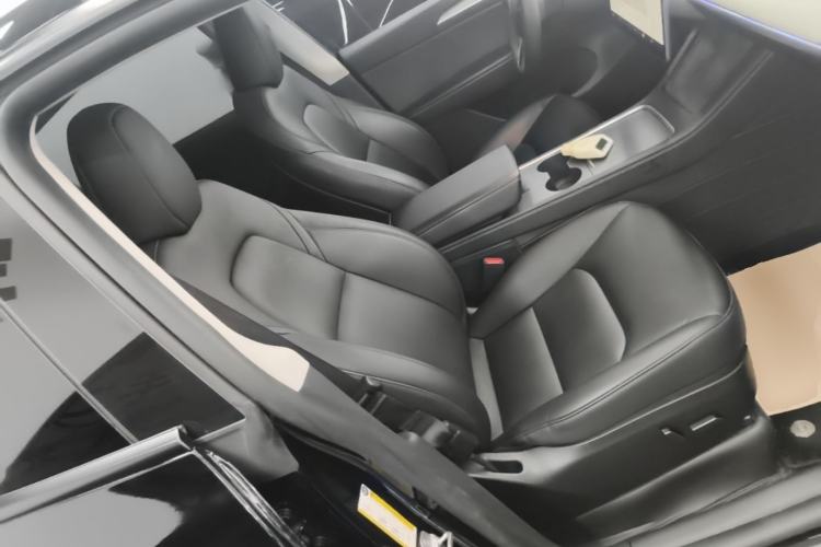 Used Tesla Model Y 2023 Long-Range All-Wheel-Drive Version Right Front Seat