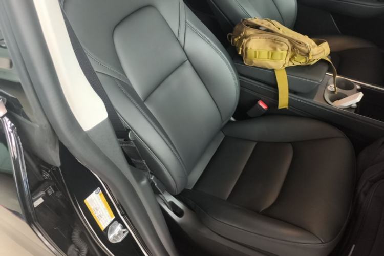 Used Tesla Model Y 2023 Rear-Wheel-Drive Version Right Front Seat