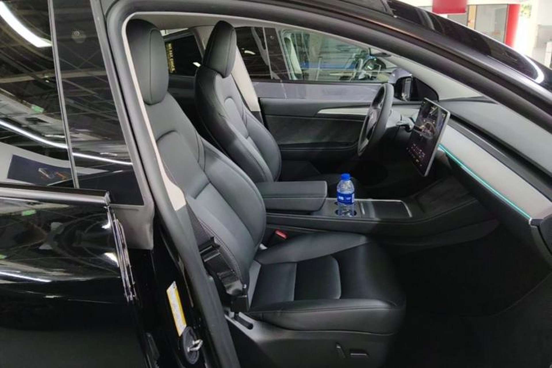 Used Tesla Model Y 2023 Rear-Wheel-Drive Version Right Front Seat