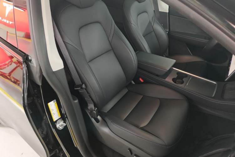 Used Tesla Model Y 2023 Long-Range All-Wheel-Drive Version Right Front Seat