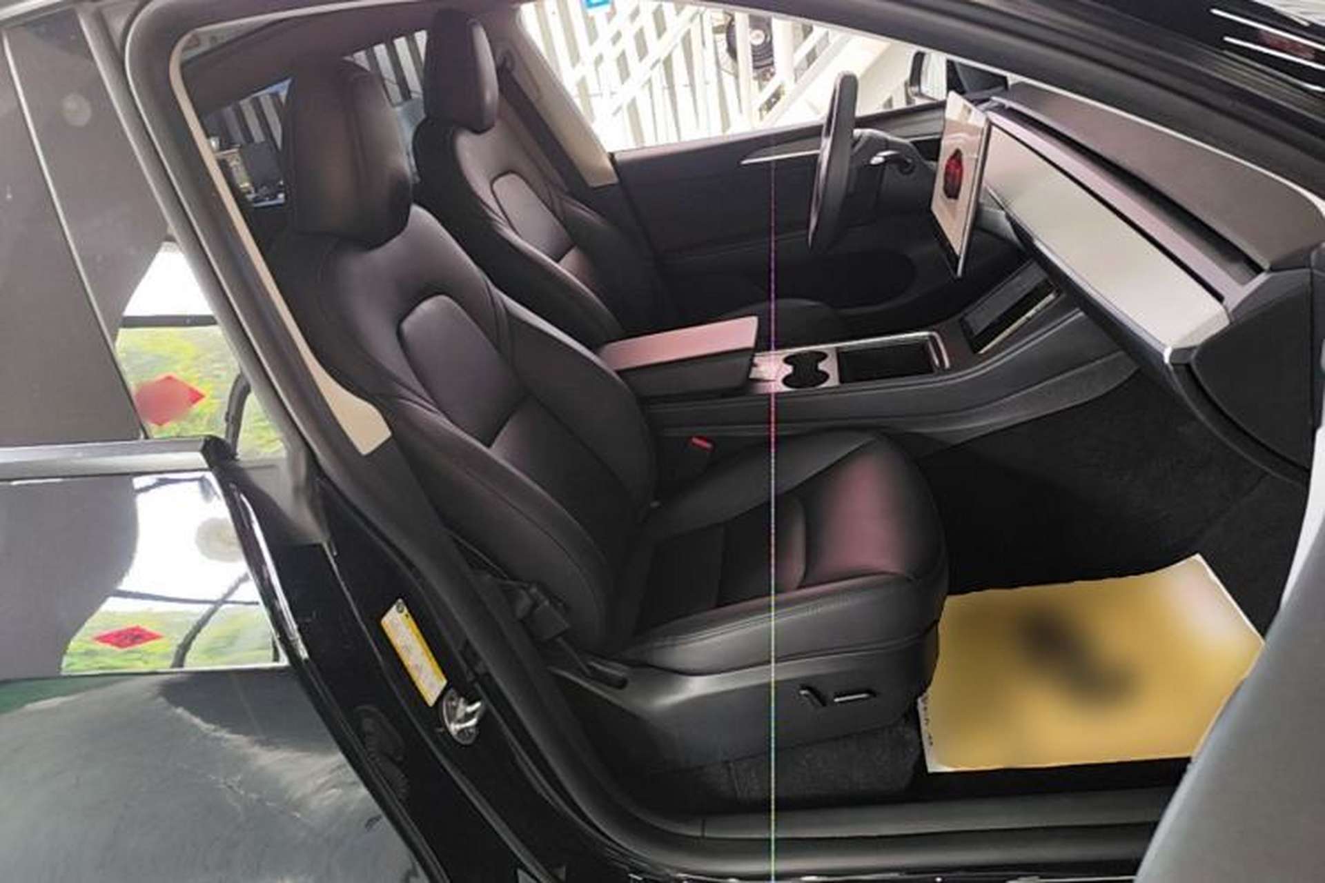 Used Tesla Model Y 2023 Rear-Wheel-Drive Version Right Front Seat