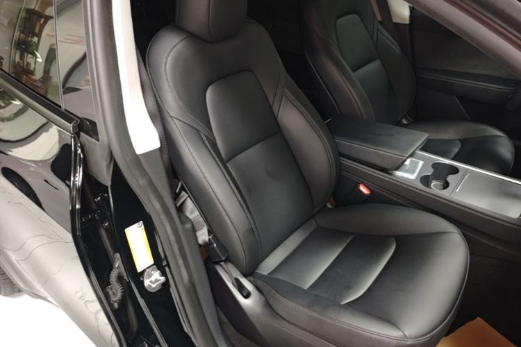 Used Tesla Model Y 2023 Rear-Wheel-Drive Version Right Front Seat