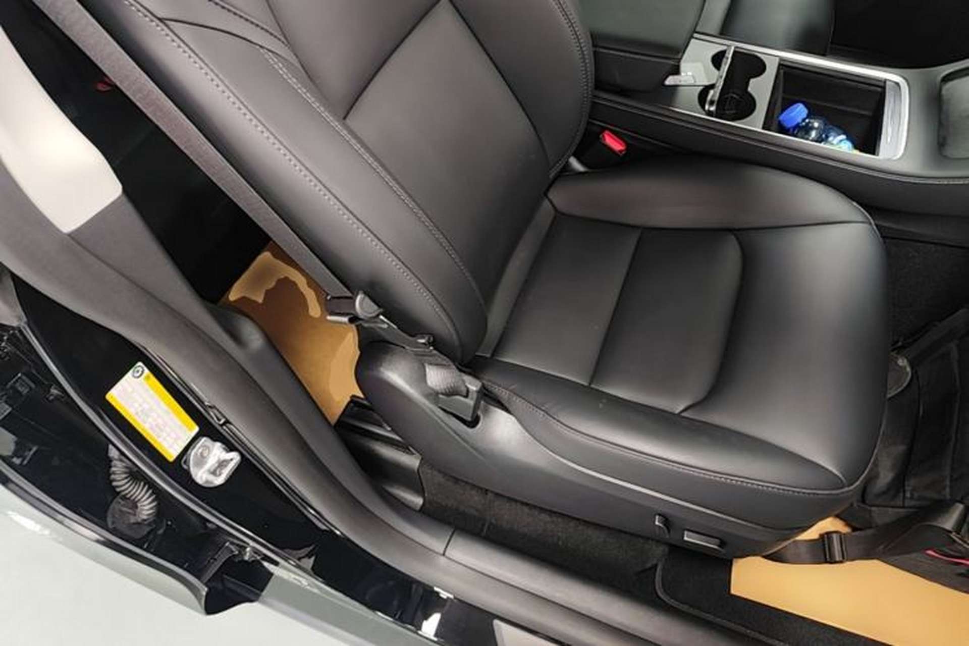 Used Tesla Model Y 2023 Rear-Wheel-Drive Version Right Front Seat