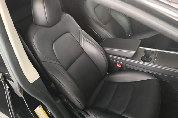 Used Tesla Model Y 2023 Rear-Wheel-Drive Version Right Front Seat
