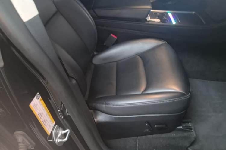 Used Tesla Model Y 2023 Rear-Wheel-Drive Version Right Front Seat