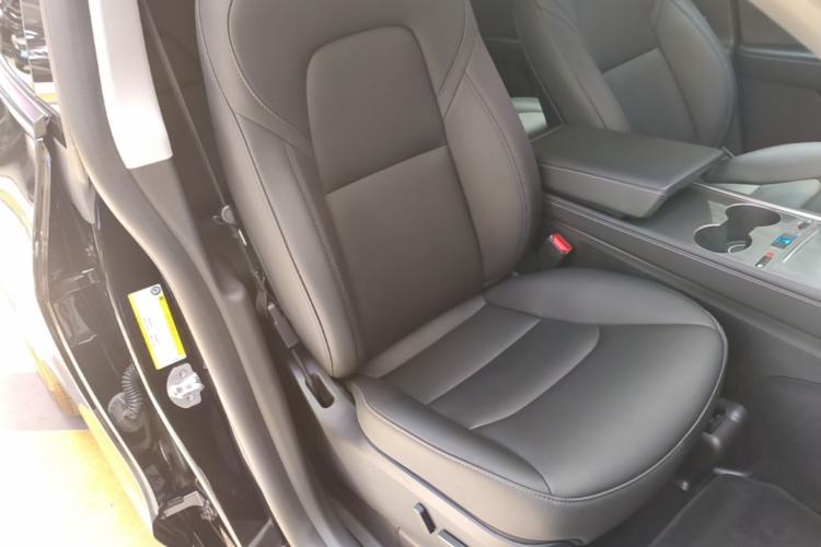 Used Tesla Model Y 2023 Rear-Wheel-Drive Version Right Front Seat