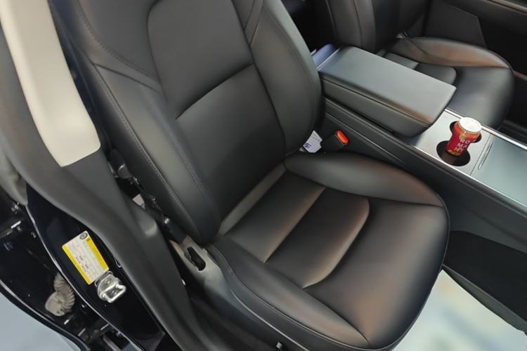 Used Tesla Model Y 2023 Rear-Wheel-Drive Version Right Front Seat
