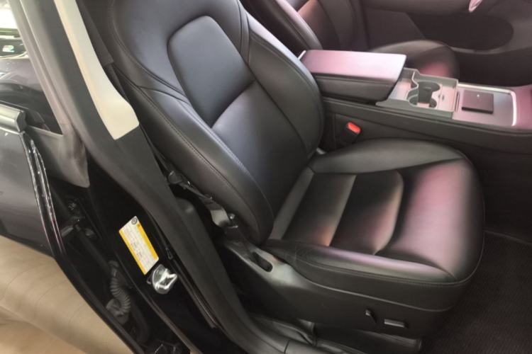 Used Tesla Model Y 2023 Rear-Wheel-Drive Version Right Front Seat
