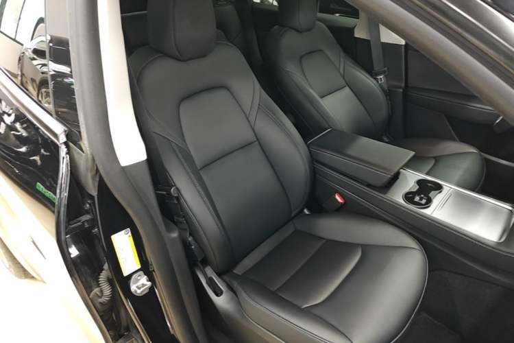 Used Tesla Model Y 2023 Rear-Wheel-Drive Version Right Front Seat