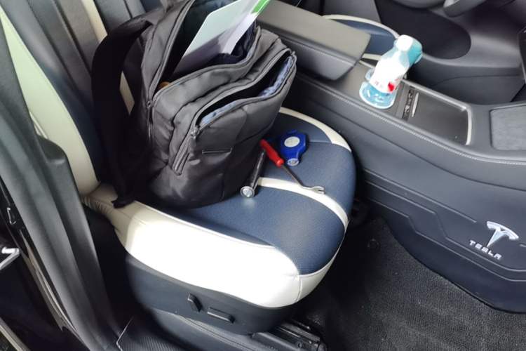 Used Tesla Model Y 2023 Rear-Wheel-Drive Version Right Front Seat